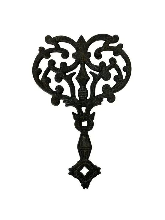 Vintage Cast Iron Kitchen Trivet Black Key Shaped Farmhouse Wall Decor Hot Pad - Picture 1 of 6